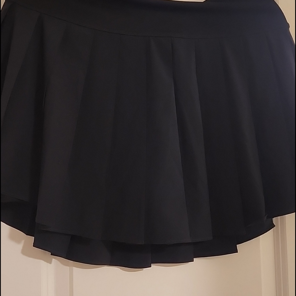 Aerie skort.